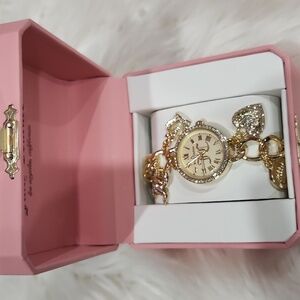 💛▪️Juicy Couture ▪️Charm Bracelet Wrist Watch, Hanging Charms Costume Jewelry